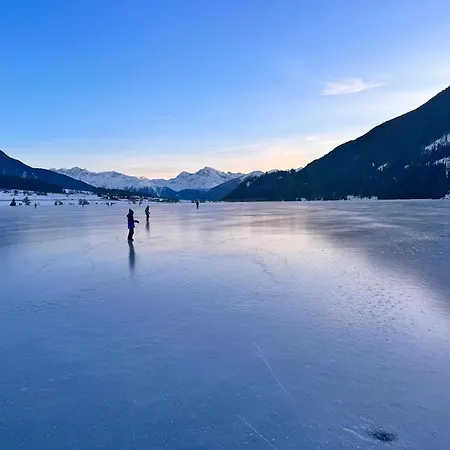Premium Am Haidersee Und Reschensee - Haideralm Schoeneben